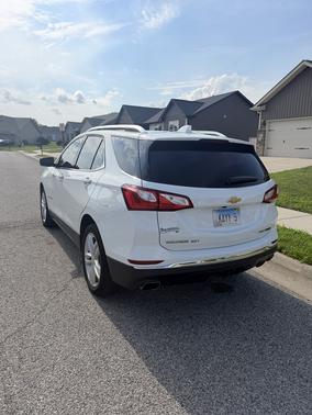 White 2018 Chevrolet Equinox Premier w/1LZ