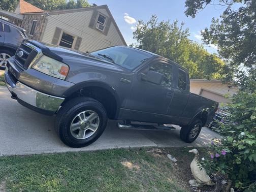 Gray 2005 Ford F-150 FX4 SuperCab
