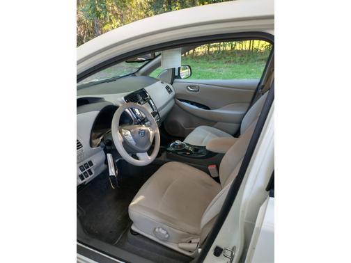 2011 Nissan Leaf SV
