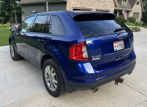 Blue 2013 Ford Edge SEL