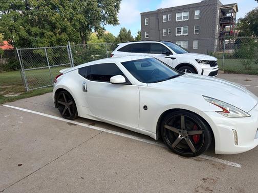 White 2015 Nissan 370Z Sport Tech