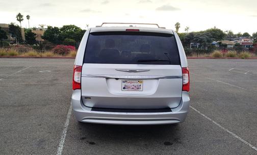 2012 Chrysler Town & Country Touring