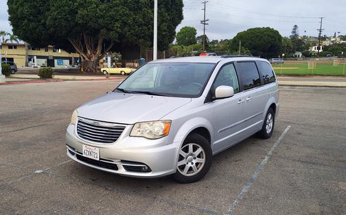 2012 Chrysler Town & Country Touring