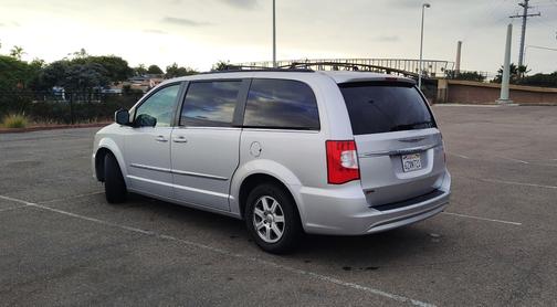 2012 Chrysler Town & Country Touring