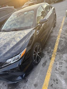 2019 Toyota Camry Hybrid SE