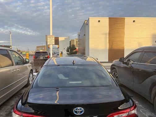 2019 Toyota Camry Hybrid SE