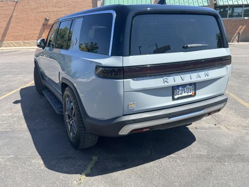2023 Rivian R1S Adventure Quad-Motor Large Package