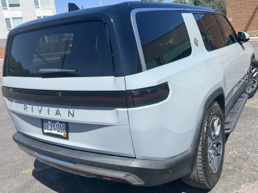 2023 Rivian R1S Adventure Quad-Motor Large Package