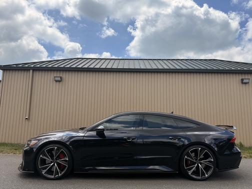 2023 Audi RS 7 4.0T