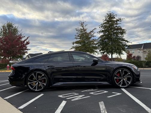 Black 2023 Audi RS 7 4.0T