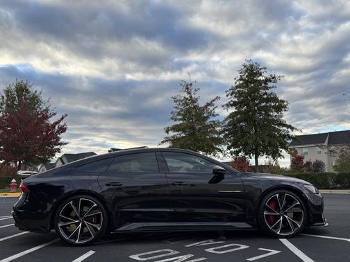 2023 Audi RS 7 4.0T