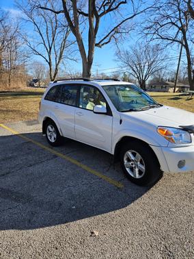 2005 Toyota RAV4 Base