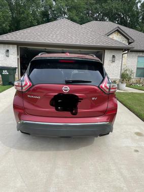 Red 2015 Nissan Murano SV