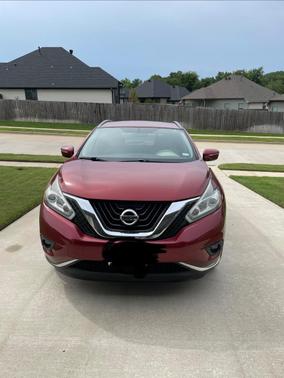 Red 2015 Nissan Murano SV