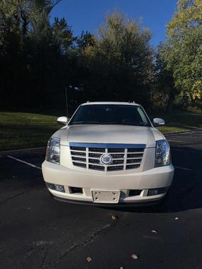 White 2012 Cadillac Escalade EXT Luxury