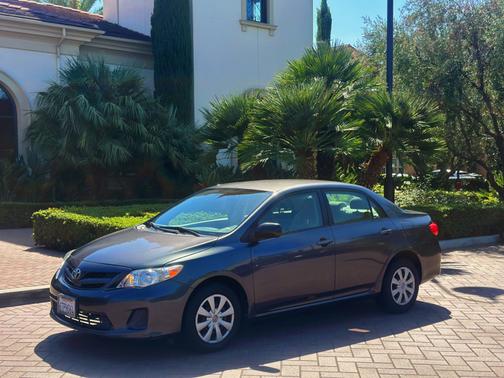 Gray 2011 Toyota Corolla LE