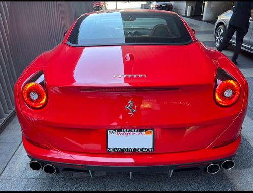 Red 2017 Ferrari California T
