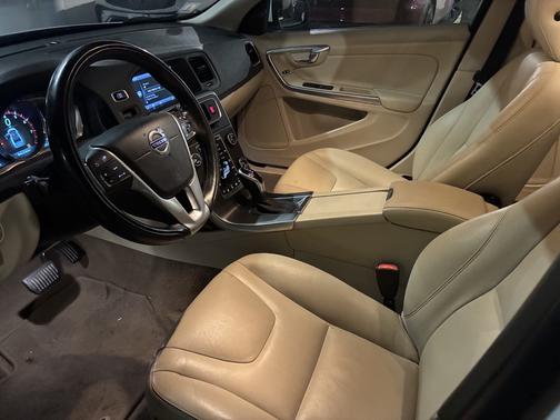 2015 Volvo S60 T5 Platinum