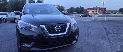 Blue 2019 Nissan Kicks SR