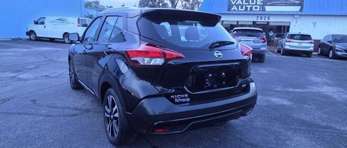 Blue 2019 Nissan Kicks SR