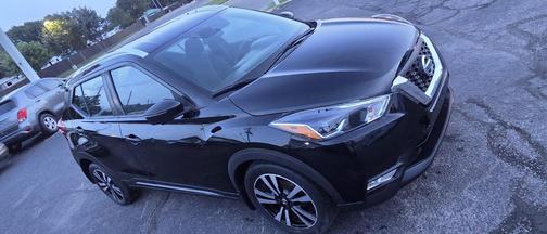 Blue 2019 Nissan Kicks SR