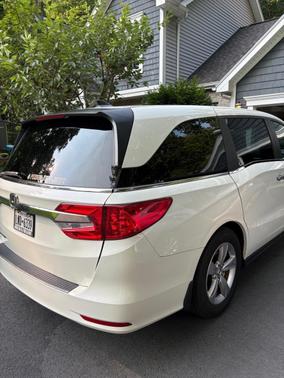 White 2018 Honda Odyssey EX-L