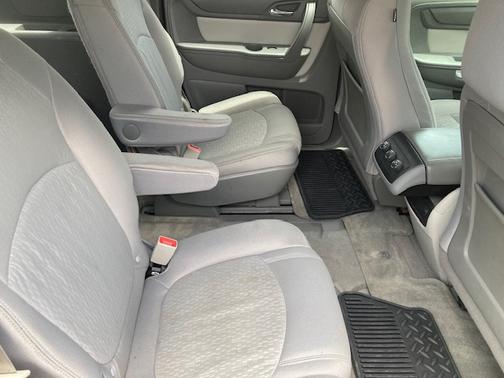 2013 GMC Acadia SLE-2