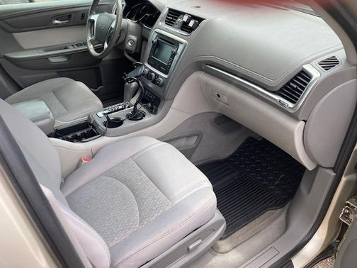 2013 GMC Acadia SLE-2