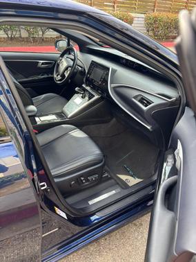 2018 Toyota Mirai Base