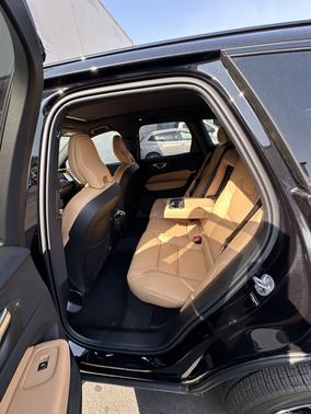 2025 Volvo XC60 B5 AWD Ultra