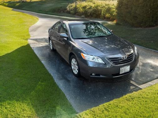 Gray 2007 Toyota Camry XLE