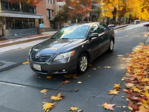 Gray 2007 Toyota Camry XLE