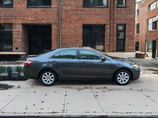 Gray 2007 Toyota Camry XLE