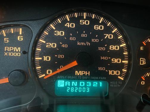 Black 2002 GMC Yukon SLT