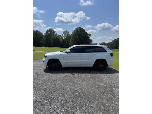 2020 Jeep Grand Cherokee Laredo