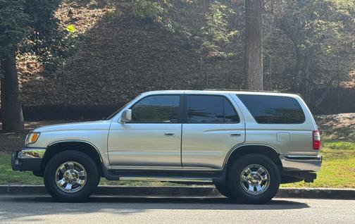 2000 Toyota 4Runner SR5