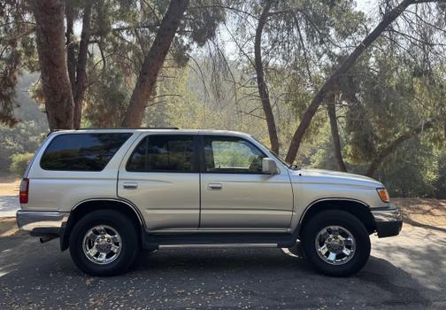 2000 Toyota 4Runner SR5