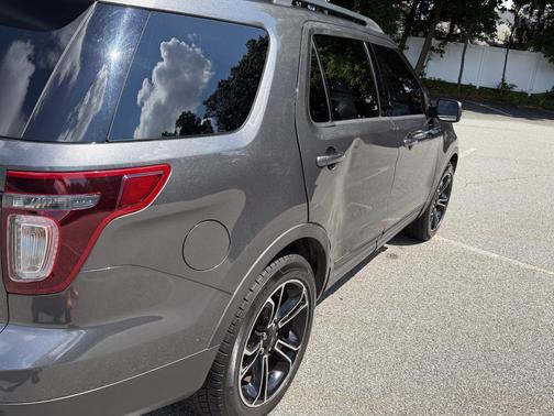 Gray 2015 Ford Explorer Sport