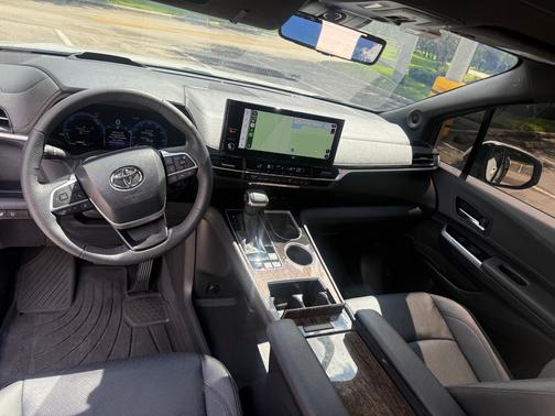 White 2026 Toyota Sienna Platinum