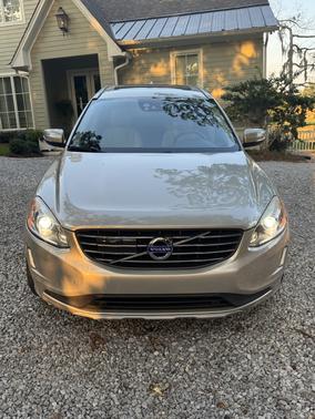 Silver 2017 Volvo XC60 T5 Inscription