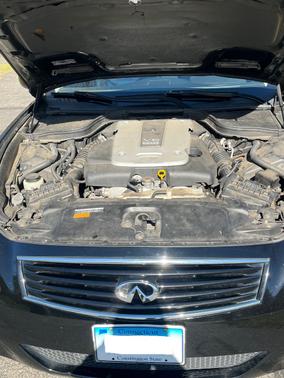 Black 2013 INFINITI G37 x