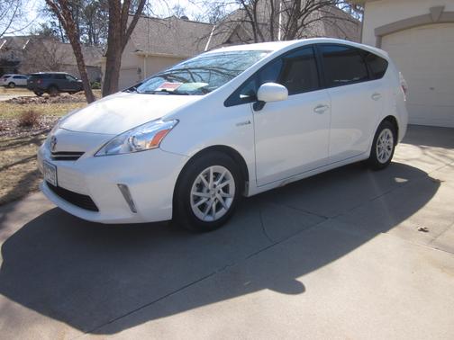 2012 Toyota Prius v Five