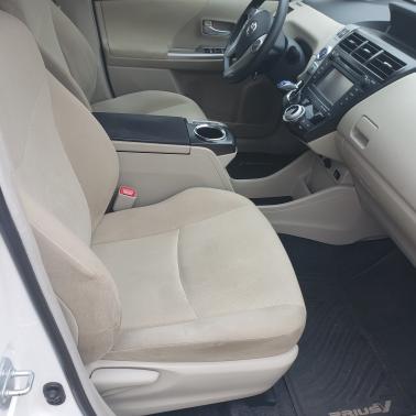 2012 Toyota Prius v Five