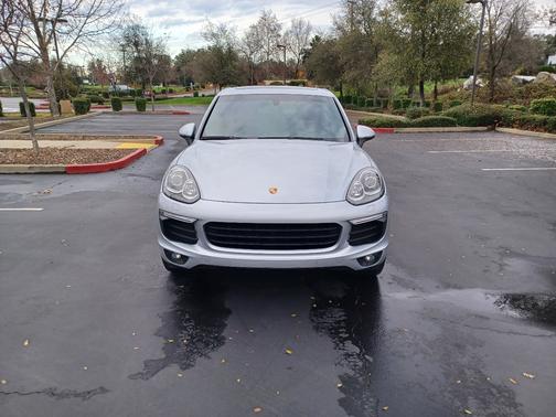 2018 Porsche Cayenne Cayenne Platinum Edition