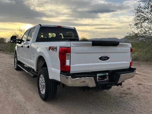 White 2017 Ford F-250 XLT
