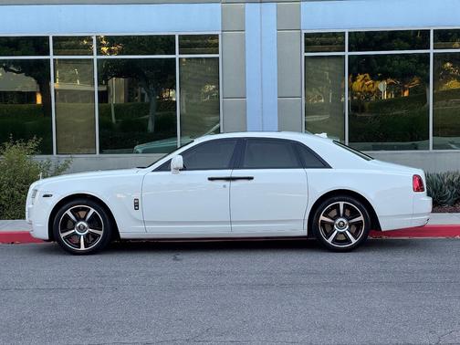 White 2010 Rolls-Royce Ghost Base