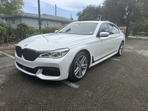 White 2017 BMW 750 i xDrive