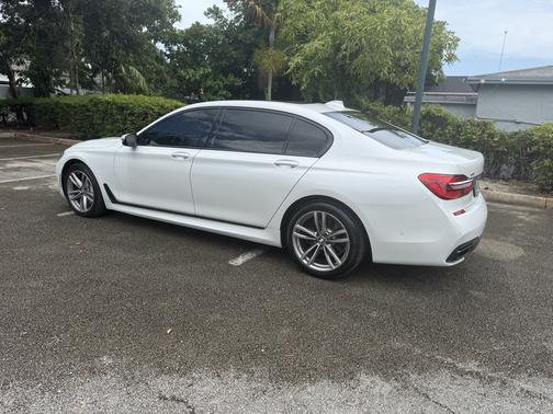 White 2017 BMW 750 i xDrive