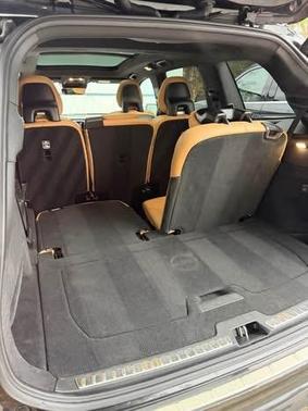 Black 2017 Volvo XC90 T6 Momentum