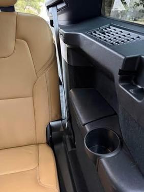 Black 2017 Volvo XC90 T6 Momentum